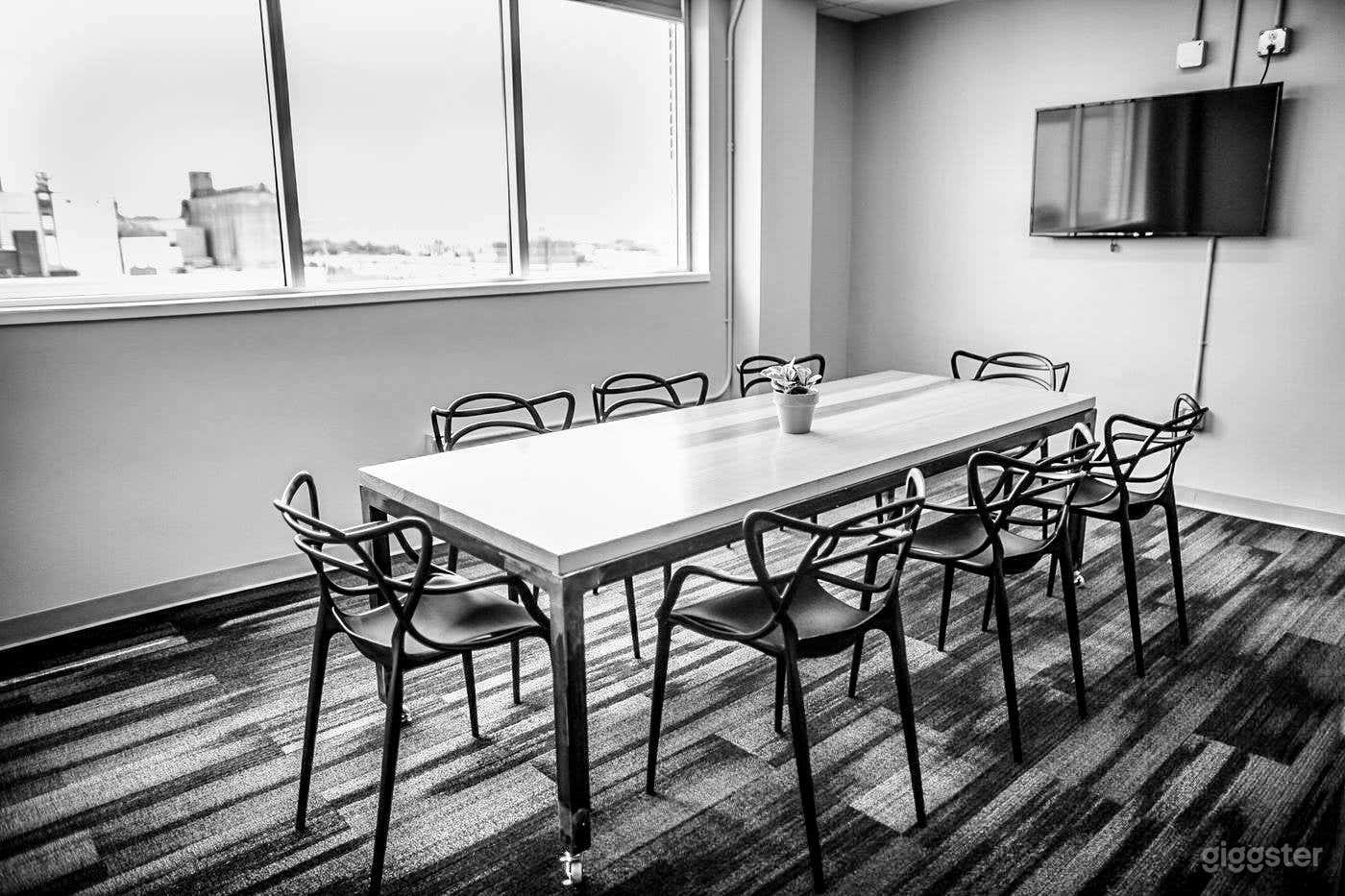 Great Natural Light Conference Room in Downtown Chattanooga Photo 4