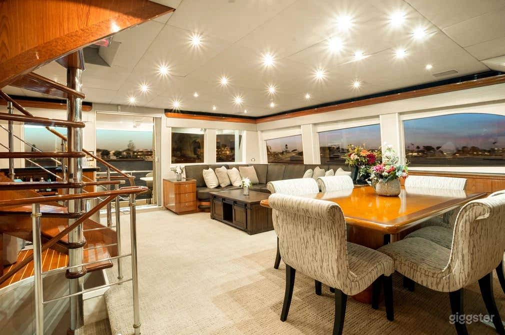 85 Foot Cheoy Lee Yacht (Up to 12 Guests) Photo 2