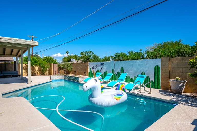  Newly Remodeled Mid-Century Pool Home in Old Town 