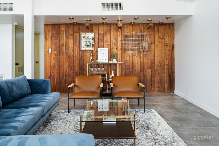 Newly Remodeled Mid-Century Pool Home in Old Town 