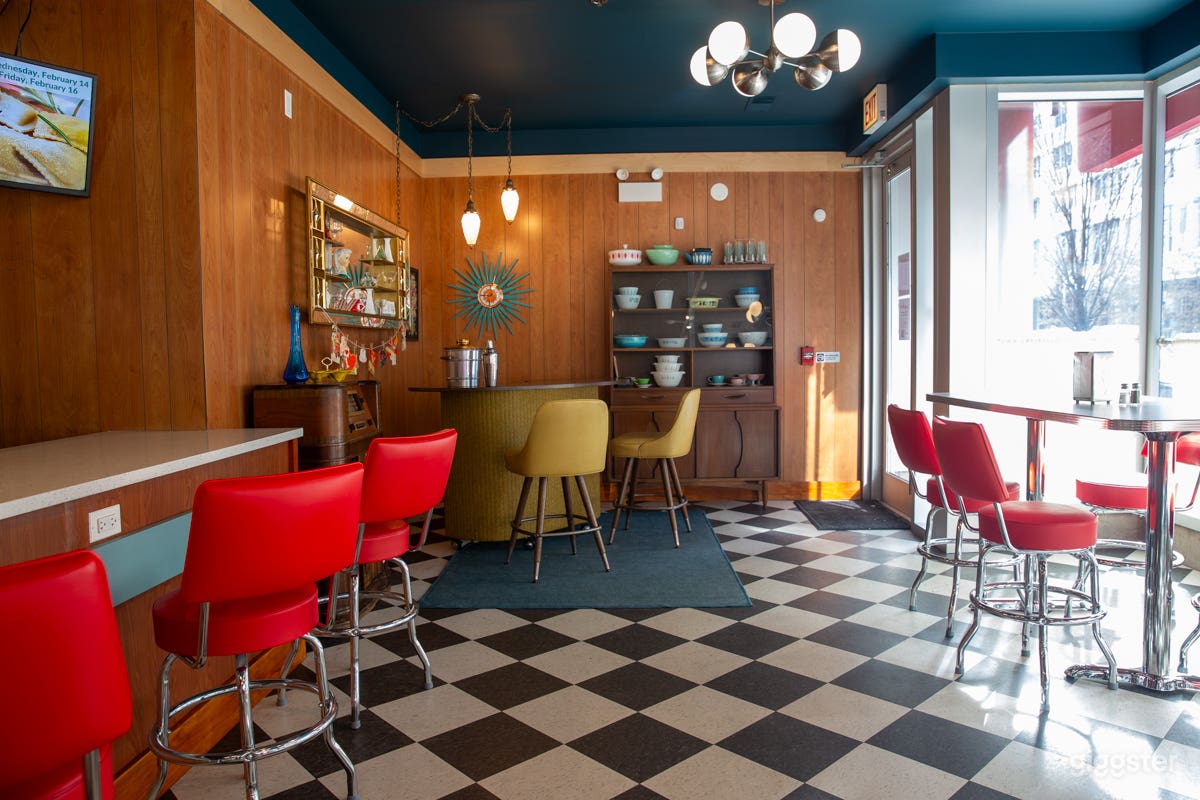 Retro Stylish Diner in Chicago Photo 1