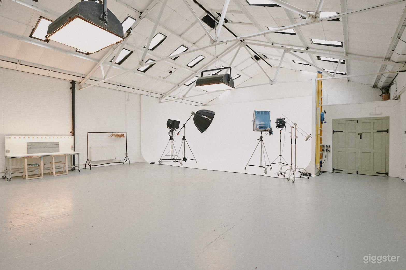 Whitehouse 70s Cove Studio in Industrial Warehouse Photo 3