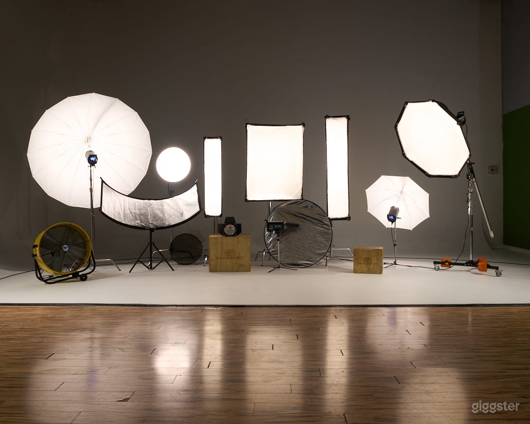 Studio A Ideal for photo shoots NO MUSIC VIDEOS Photo 1