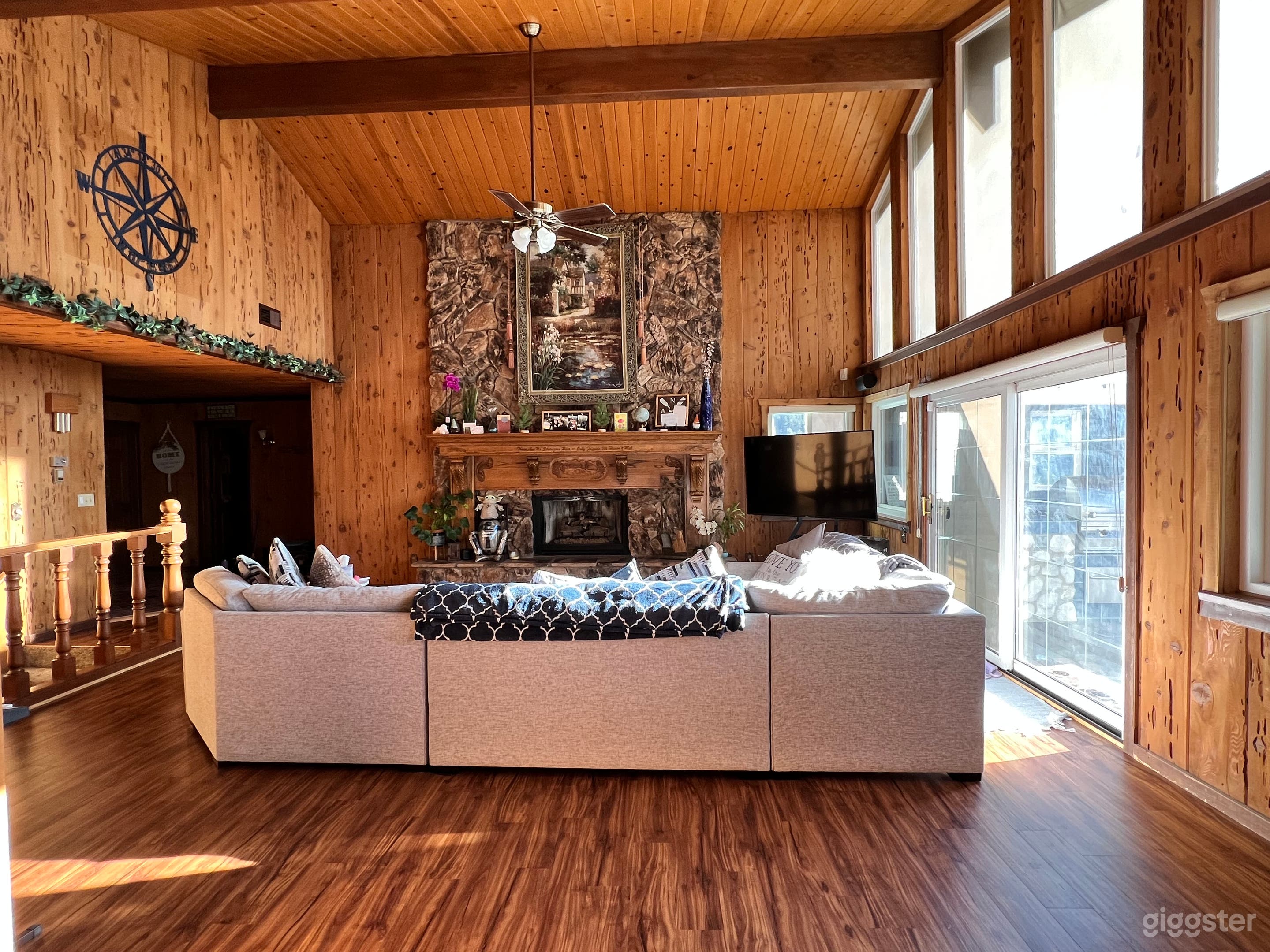 Mountain Lake Home Photo 4