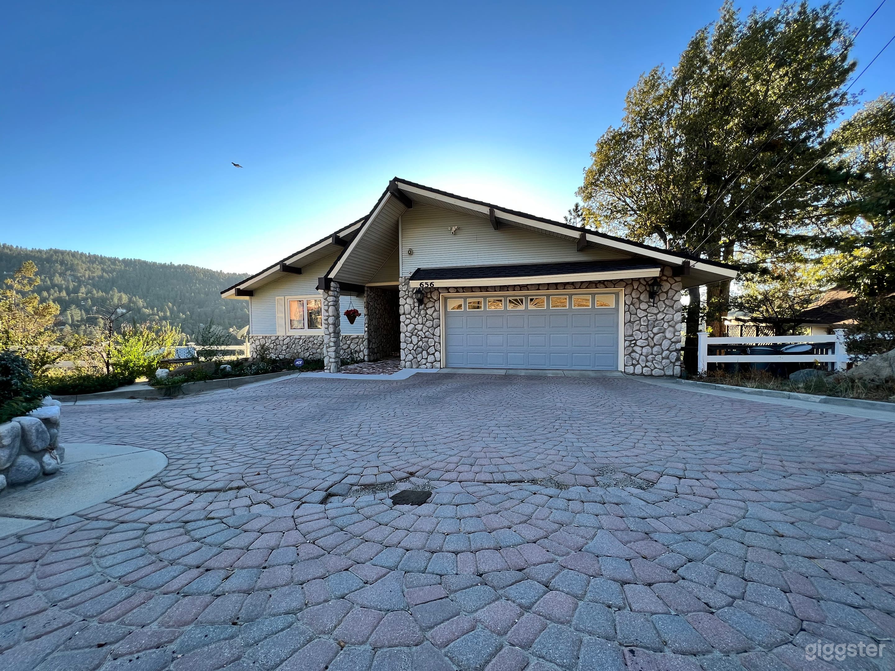 Mountain Lake Home Photo 2