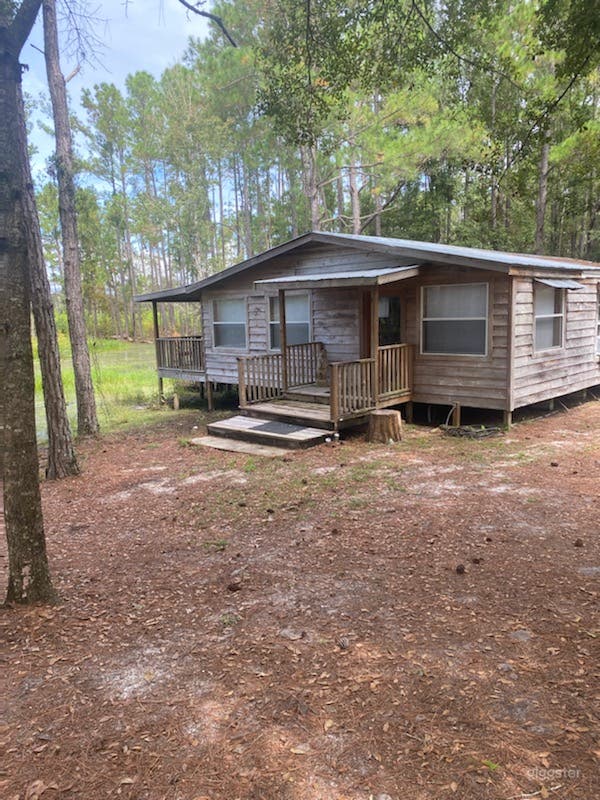 Carlie’s Cabin Photo 1