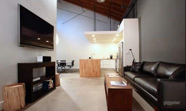  Client friendly  Photo Studio with full Kitchen 