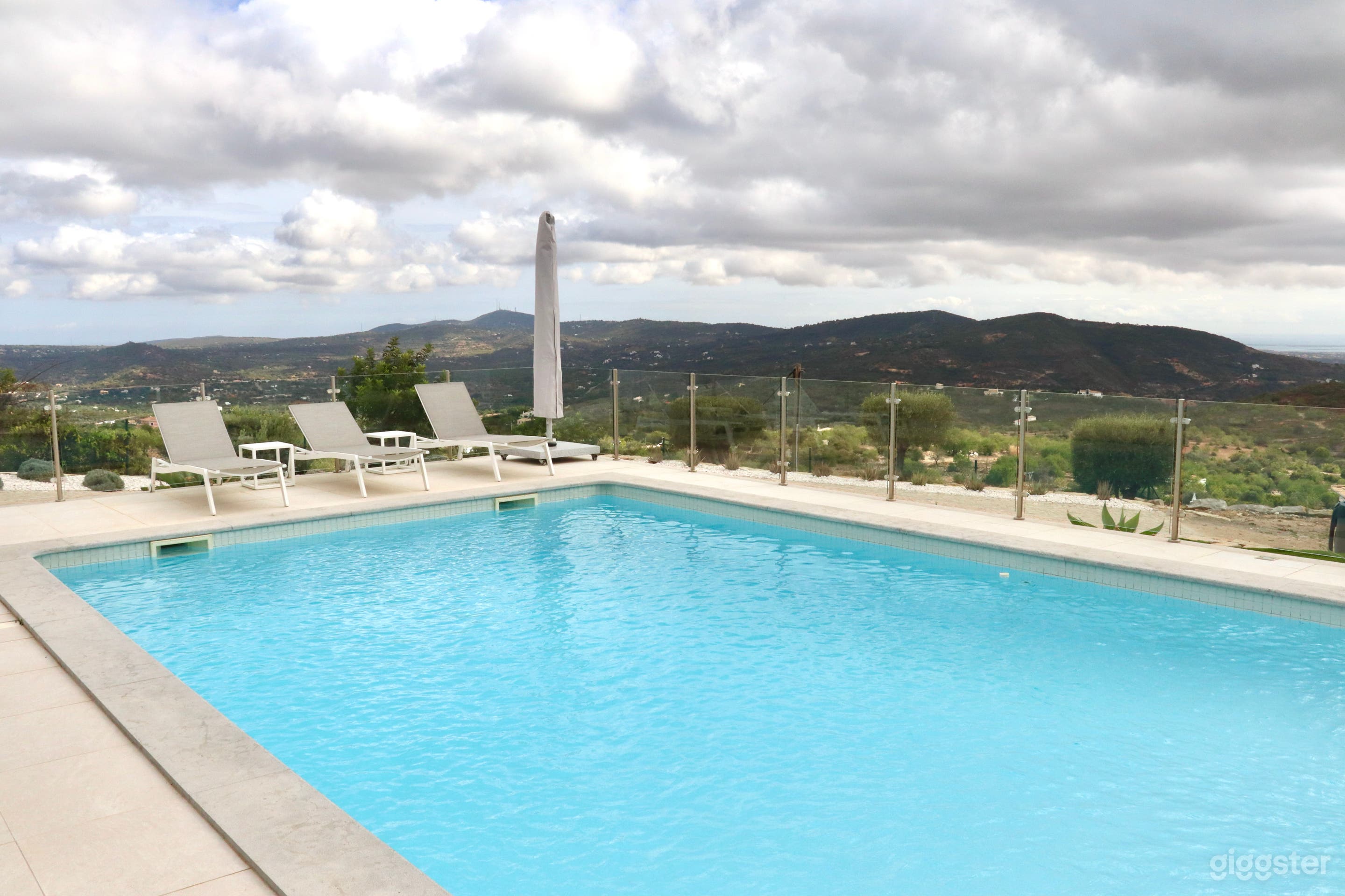 Modern home with amazing views in the Algarve Photo 1