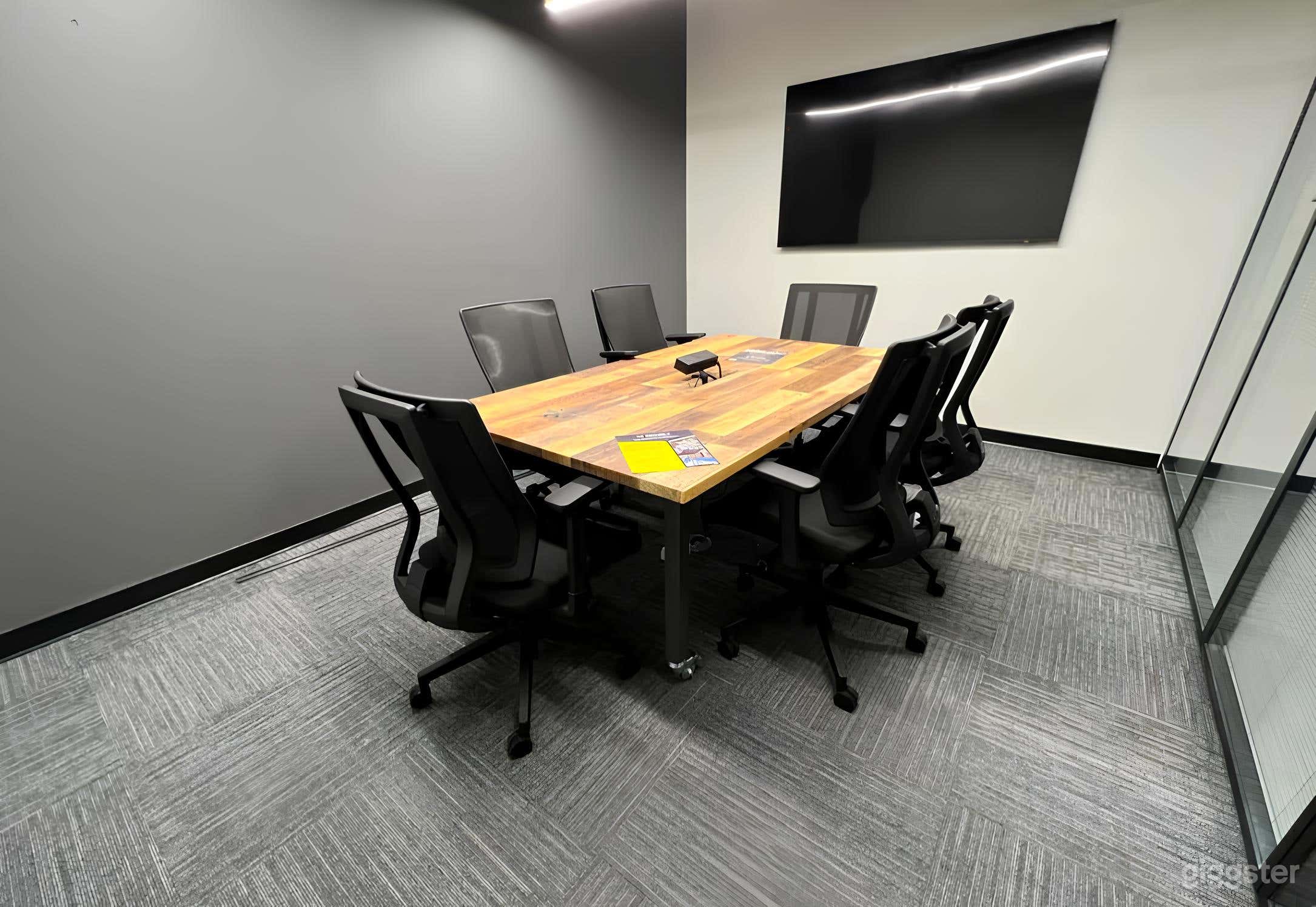 Modern Meeting Room 10 guests Photo 3