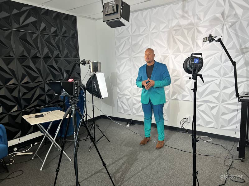 Film and Recording Podcast Studio Photo 3