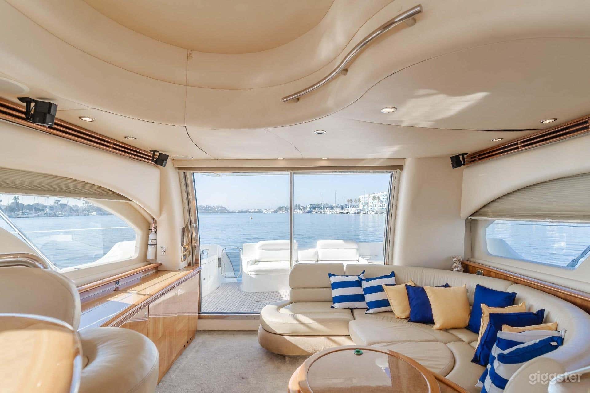 60' AZIMUT YACHT Photo 3