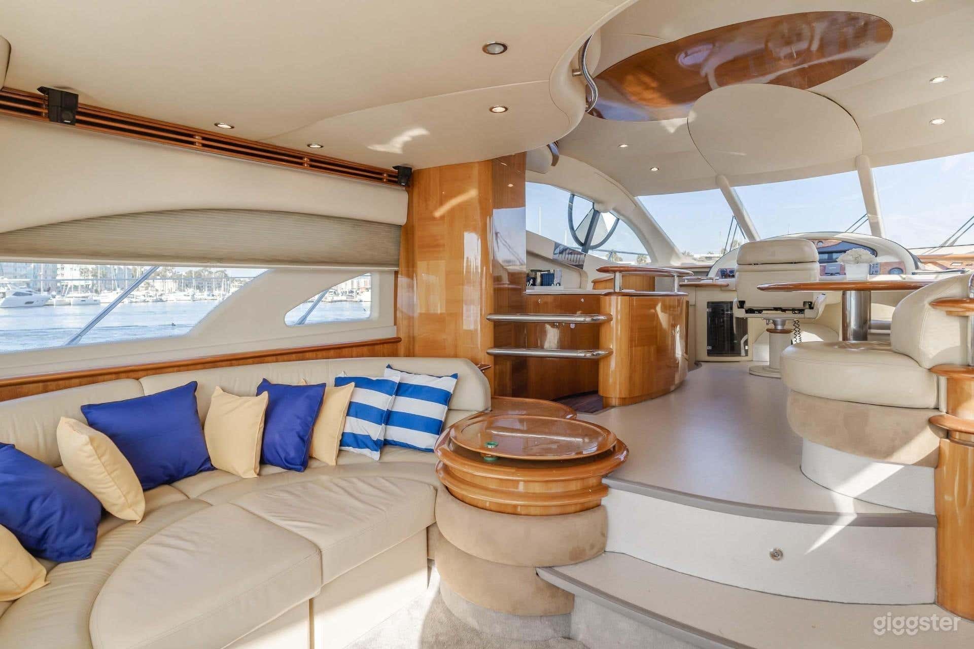 60' AZIMUT YACHT Photo 2