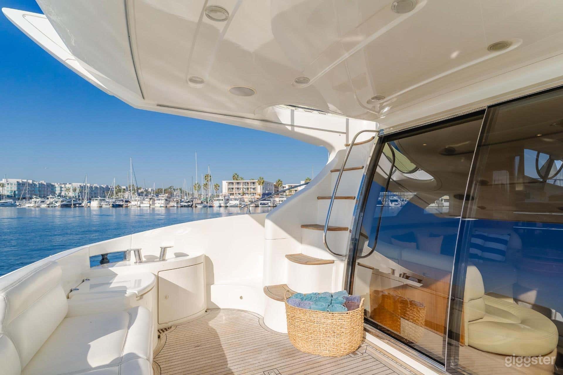 60' AZIMUT YACHT Photo 4