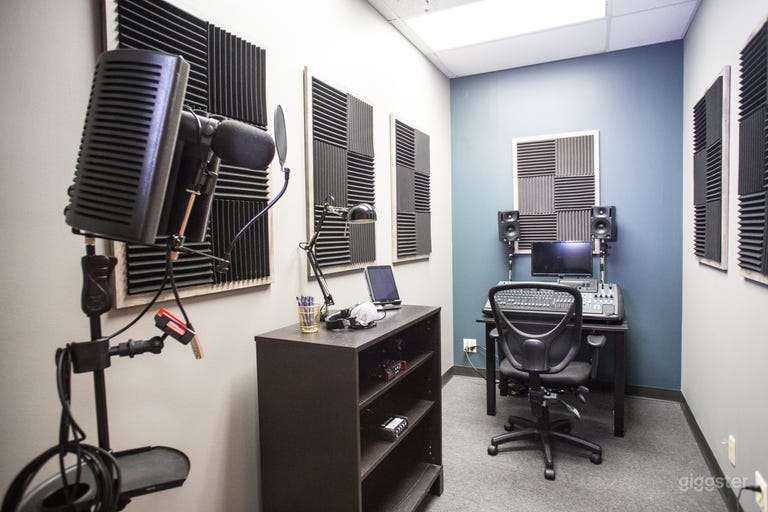  3200 SQ FT Studio Half w/ Office Space 