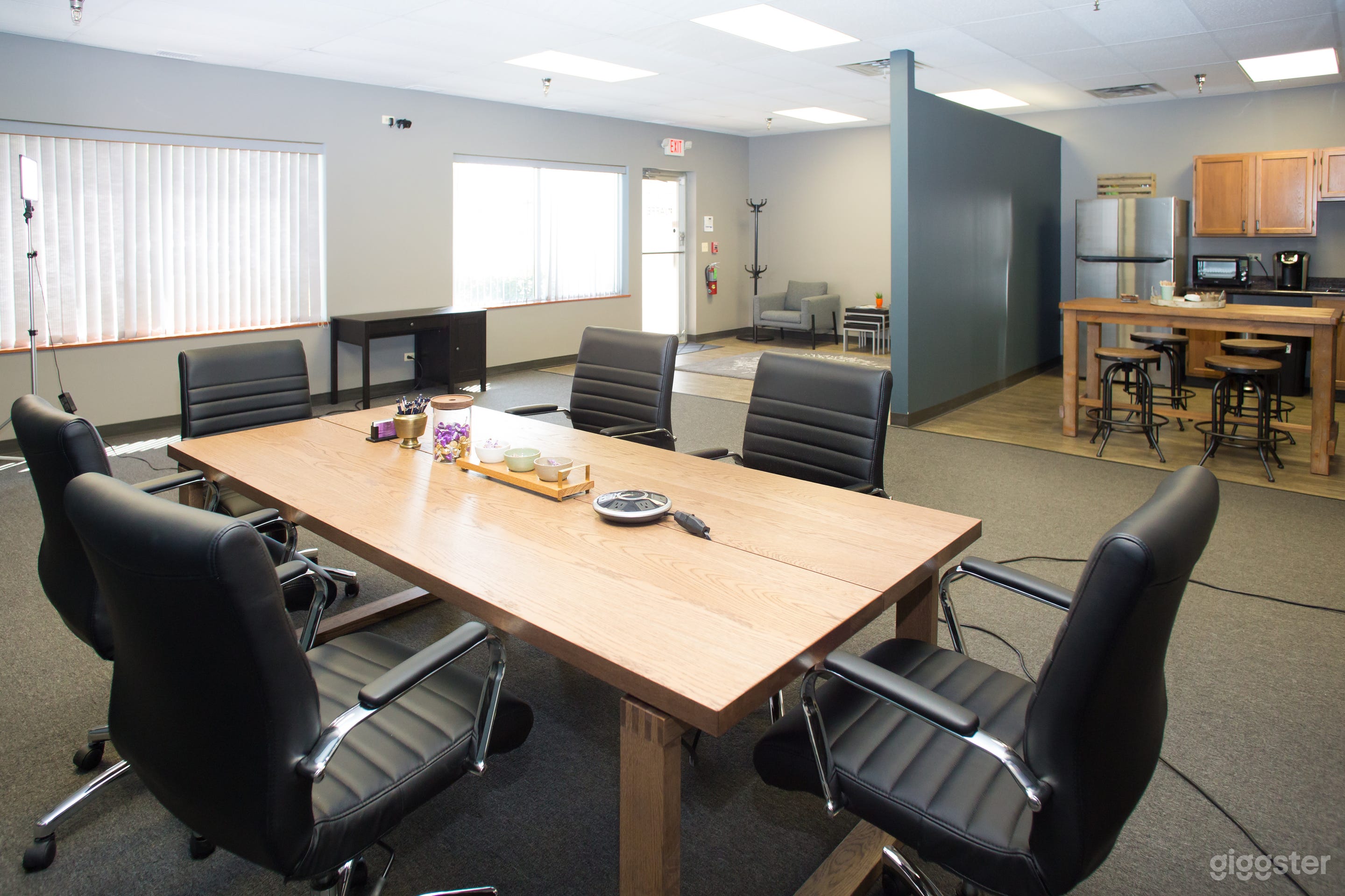 3200 SQ FT Studio Half w/ Office Space Photo 1