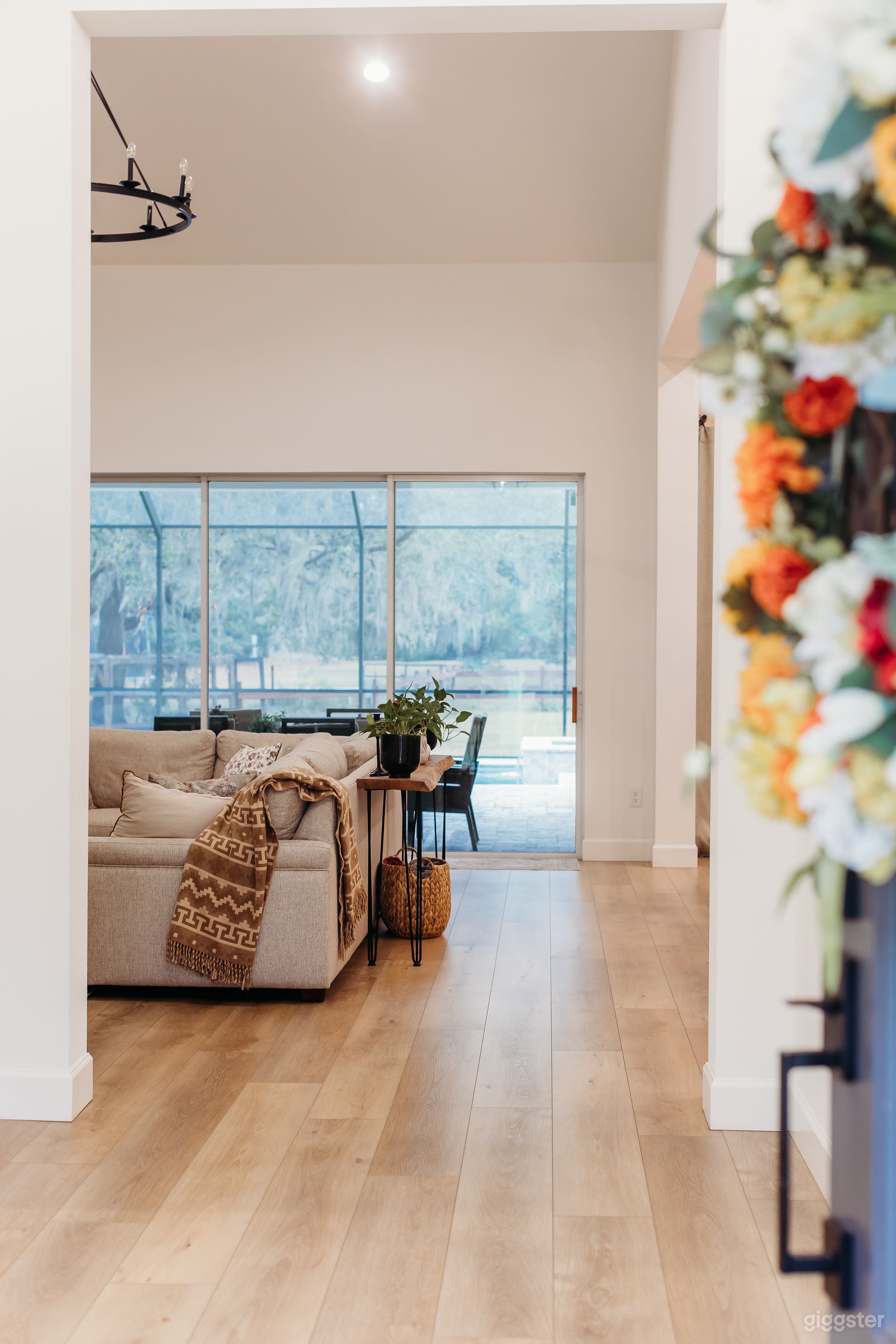 Classic and Picturesque Home on Five Acres Photo 4