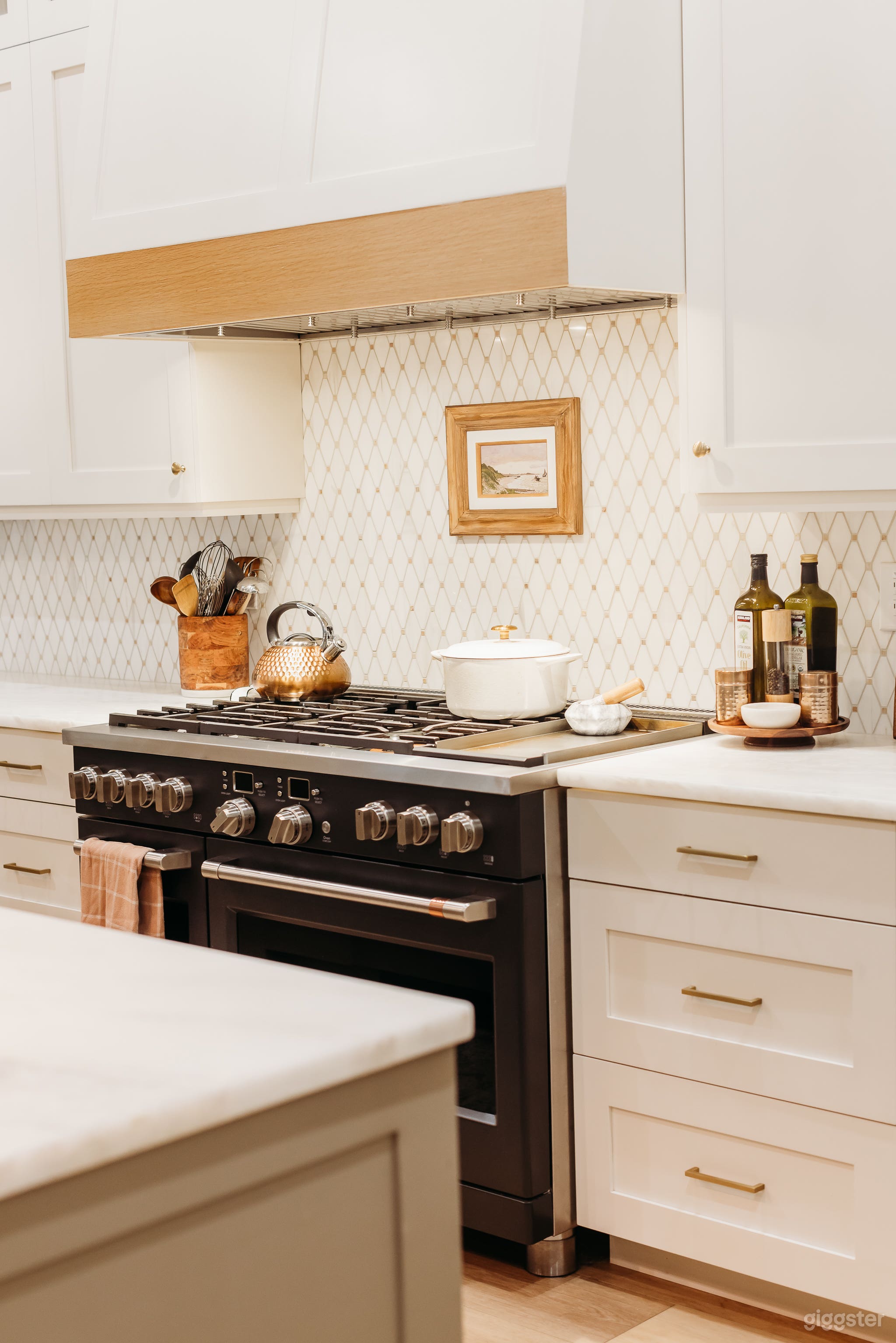 Classic and Picturesque Home on Five Acres Photo 2