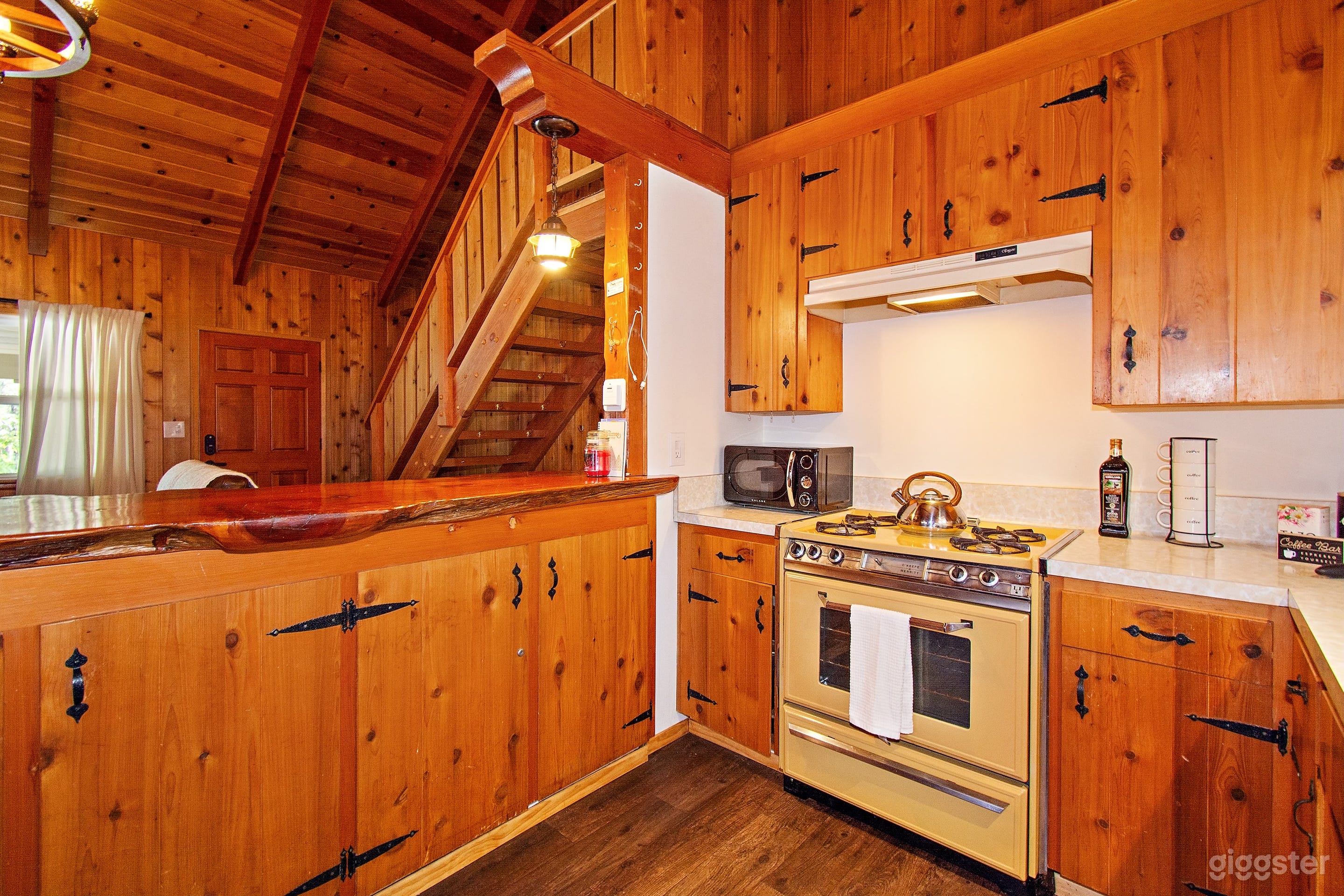 Rainbow Retreat Photo 4