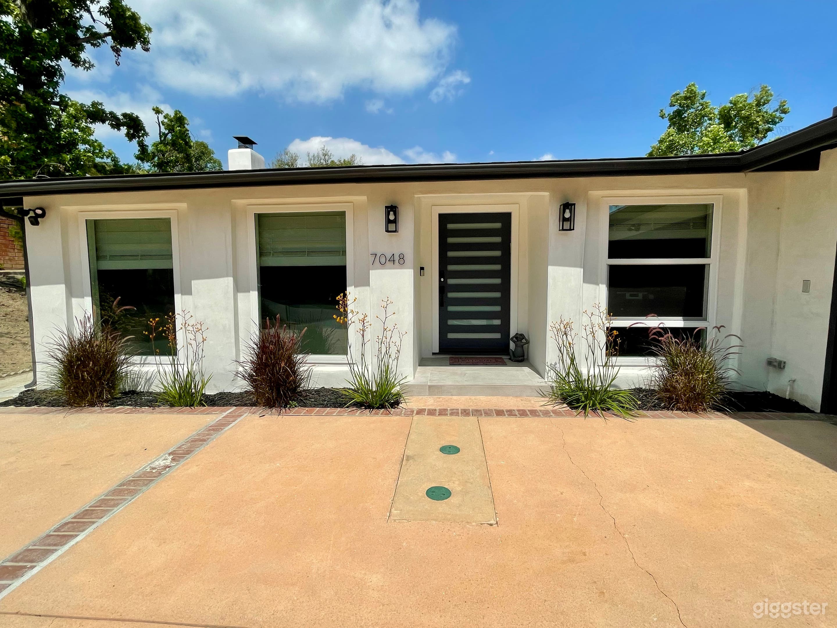 Modern Farmhouse in West Hills Photo 1