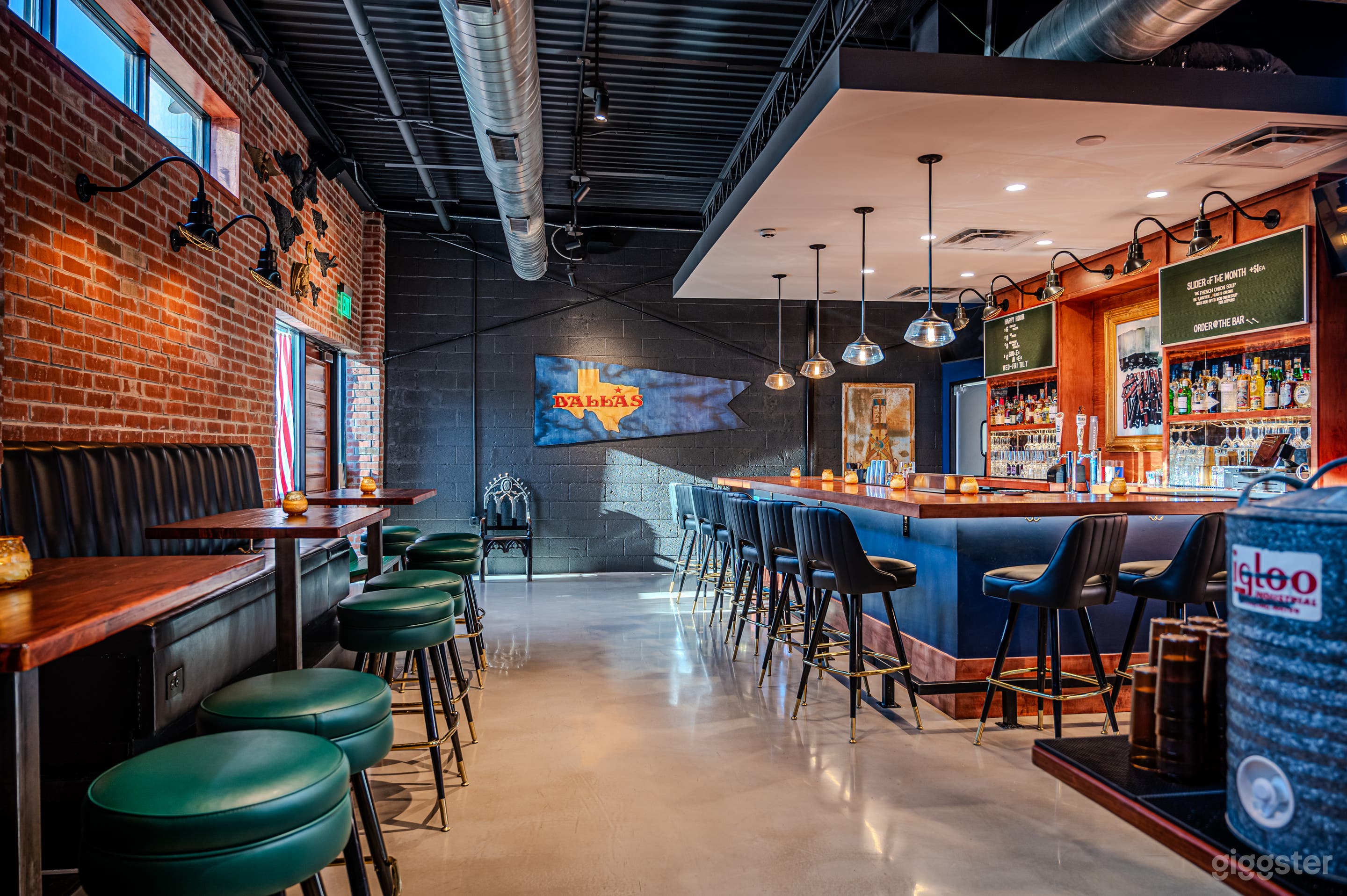 Chilliest Little Burger Bar in Old East Dallas Photo 2