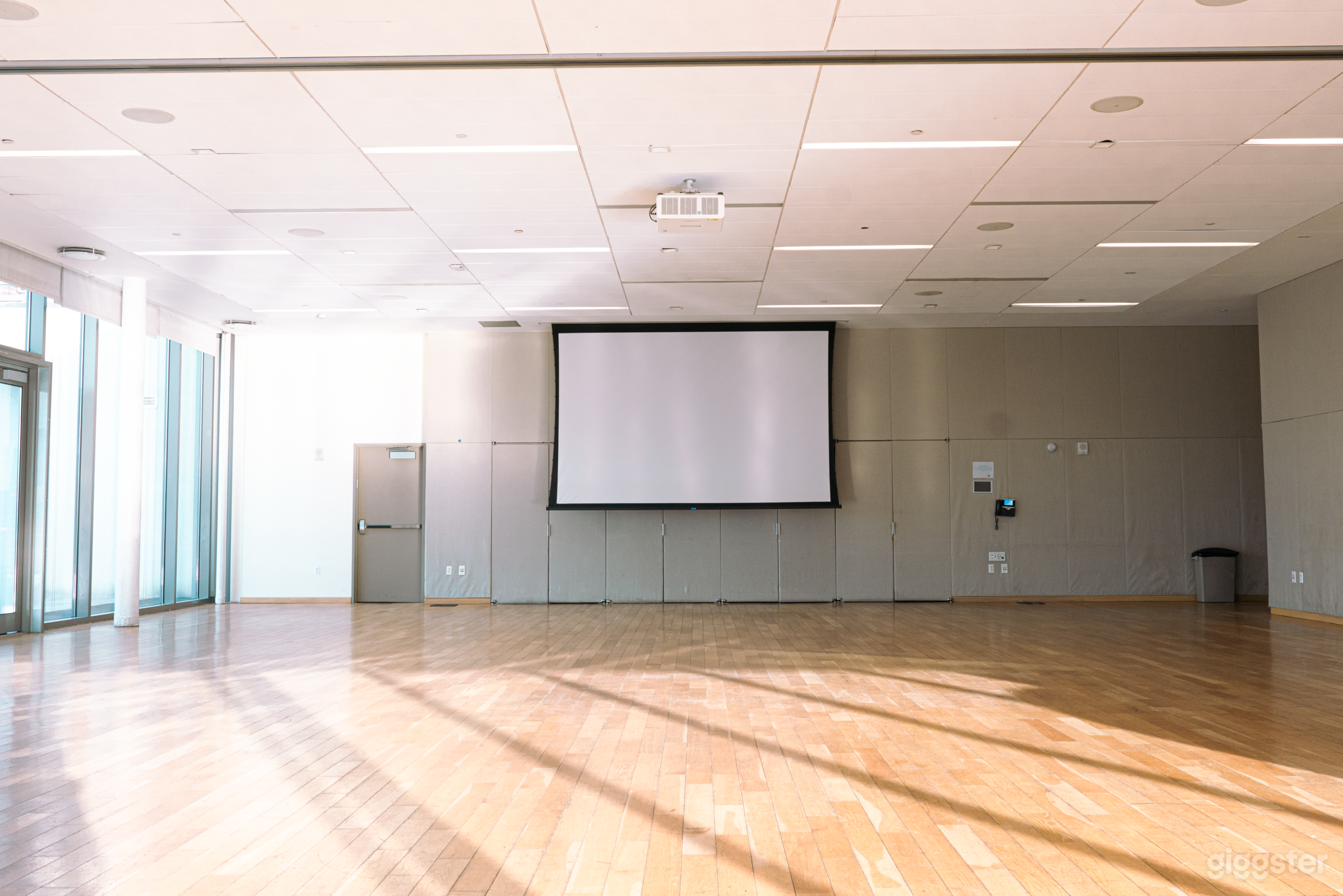 The Rooftop with Stunning Views of Downtown NYC Photo 4