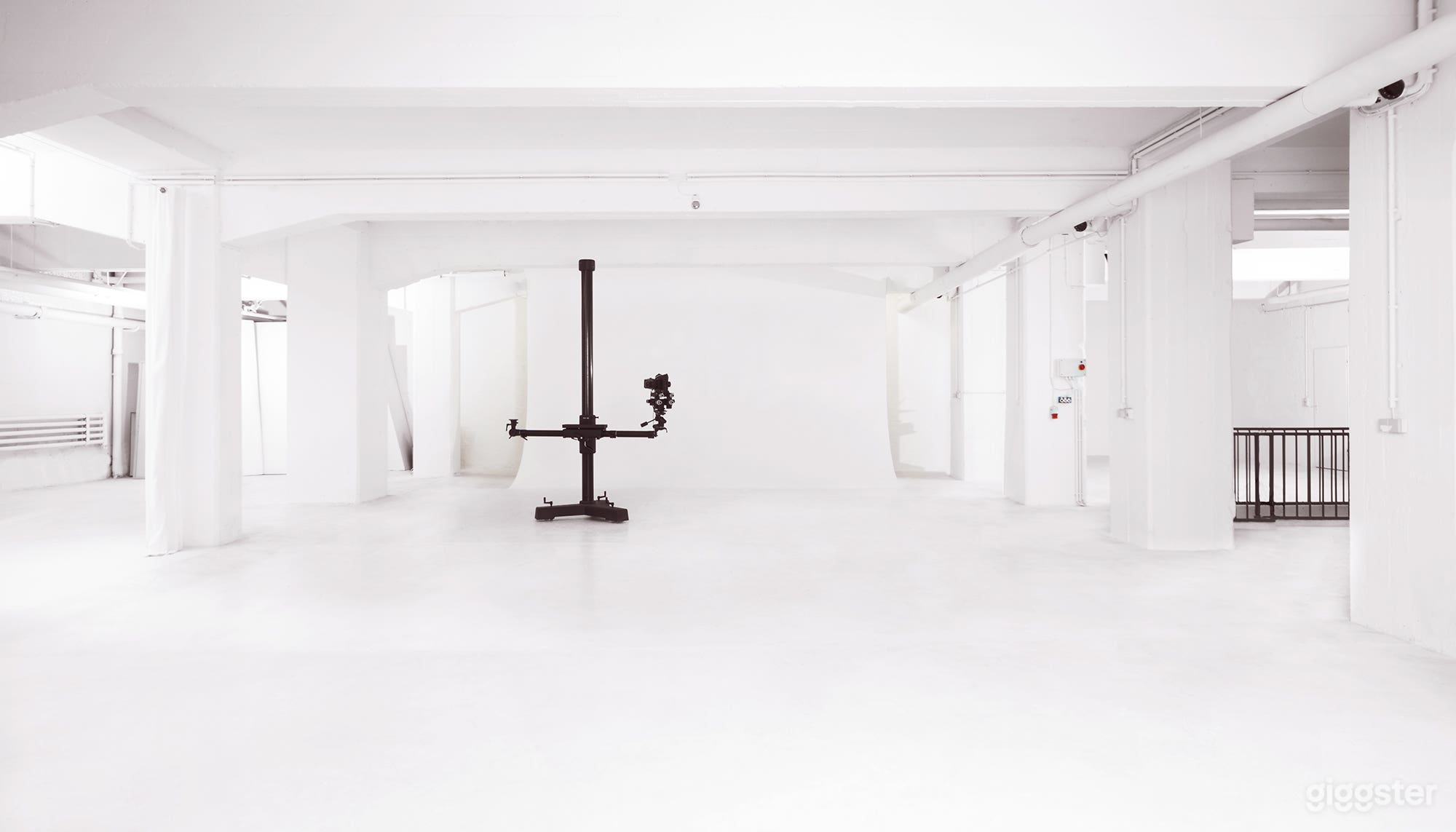 Außergewöhnlich großzügiges Loft-Studio im Herzen Hamburgs Foto 4