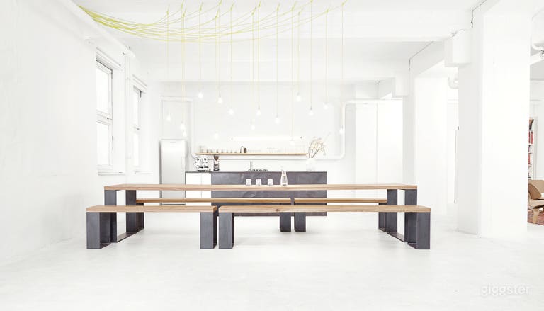 Außergewöhnlich großzügiges Loft-Studio im Herzen Hamburgs 