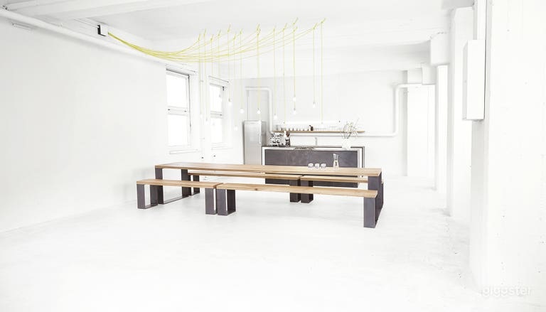  Außergewöhnlich großzügiges Loft-Studio im Herzen Hamburgs 