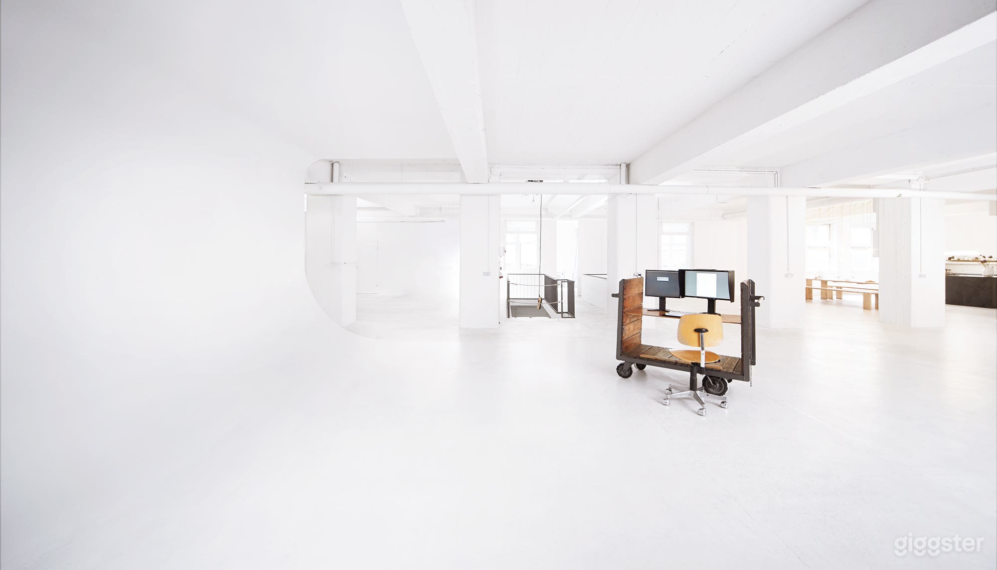 Außergewöhnlich großzügiges Loft-Studio im Herzen Hamburgs Foto 3