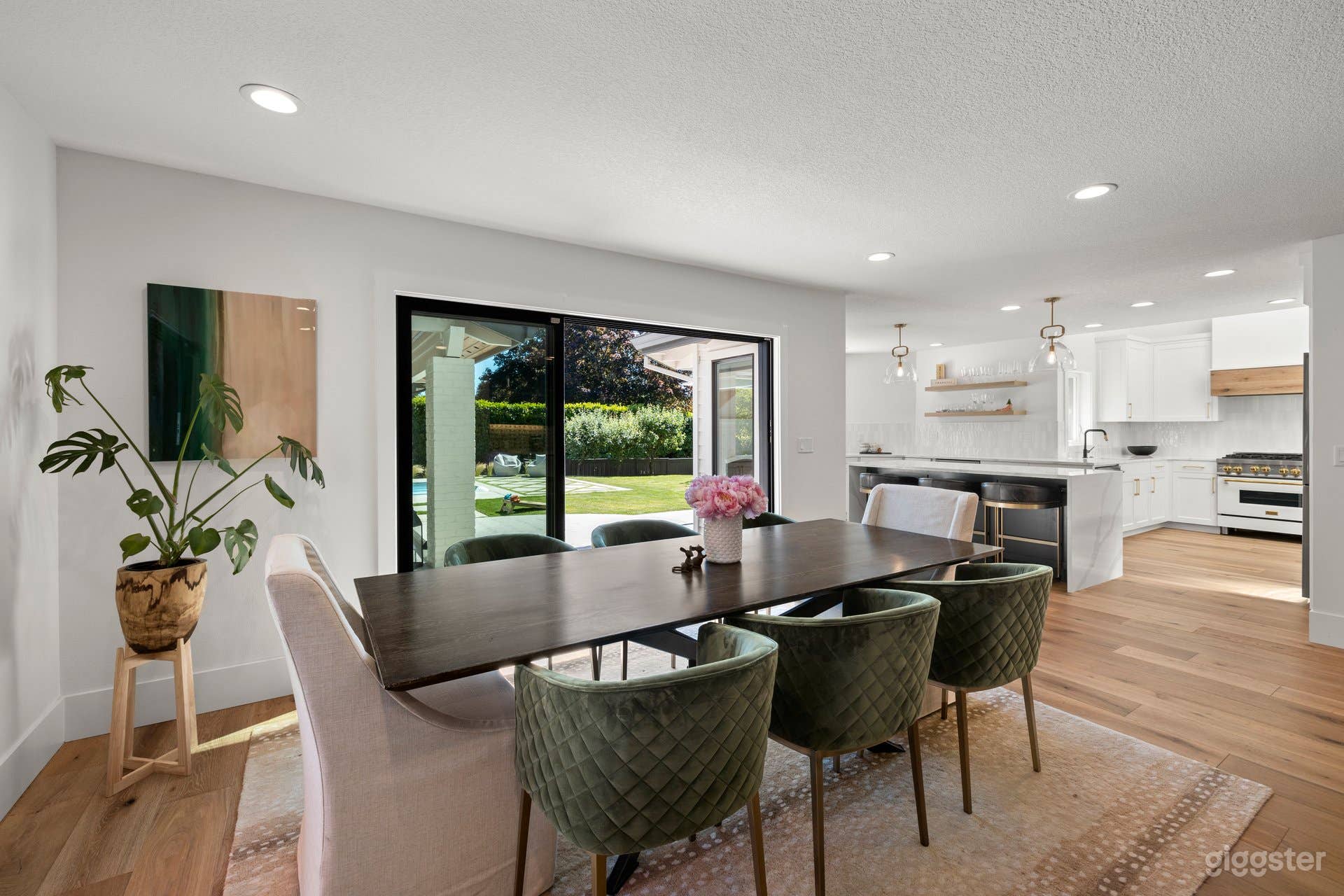 Remodeled Lake Oswego Home with Pool Photo 4