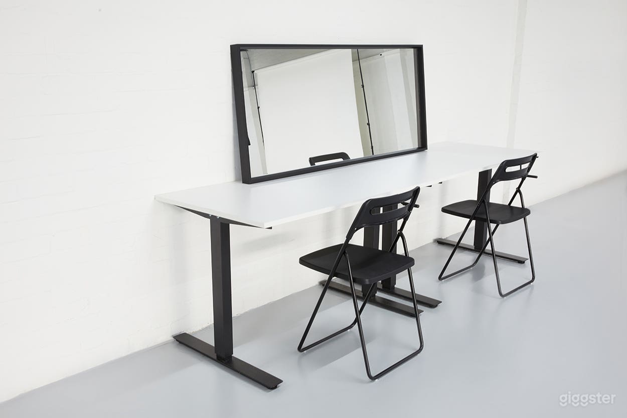 Large 2050 sqft Warehouse Studio Space Photo 3