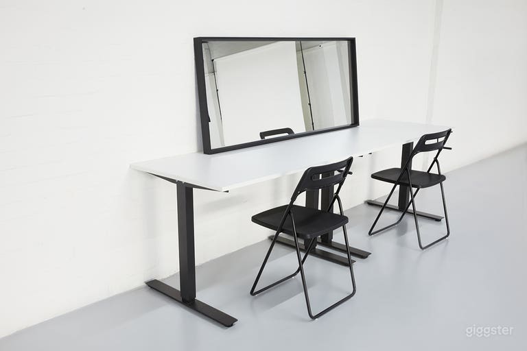  Large 2050 sqft Warehouse Studio Space 