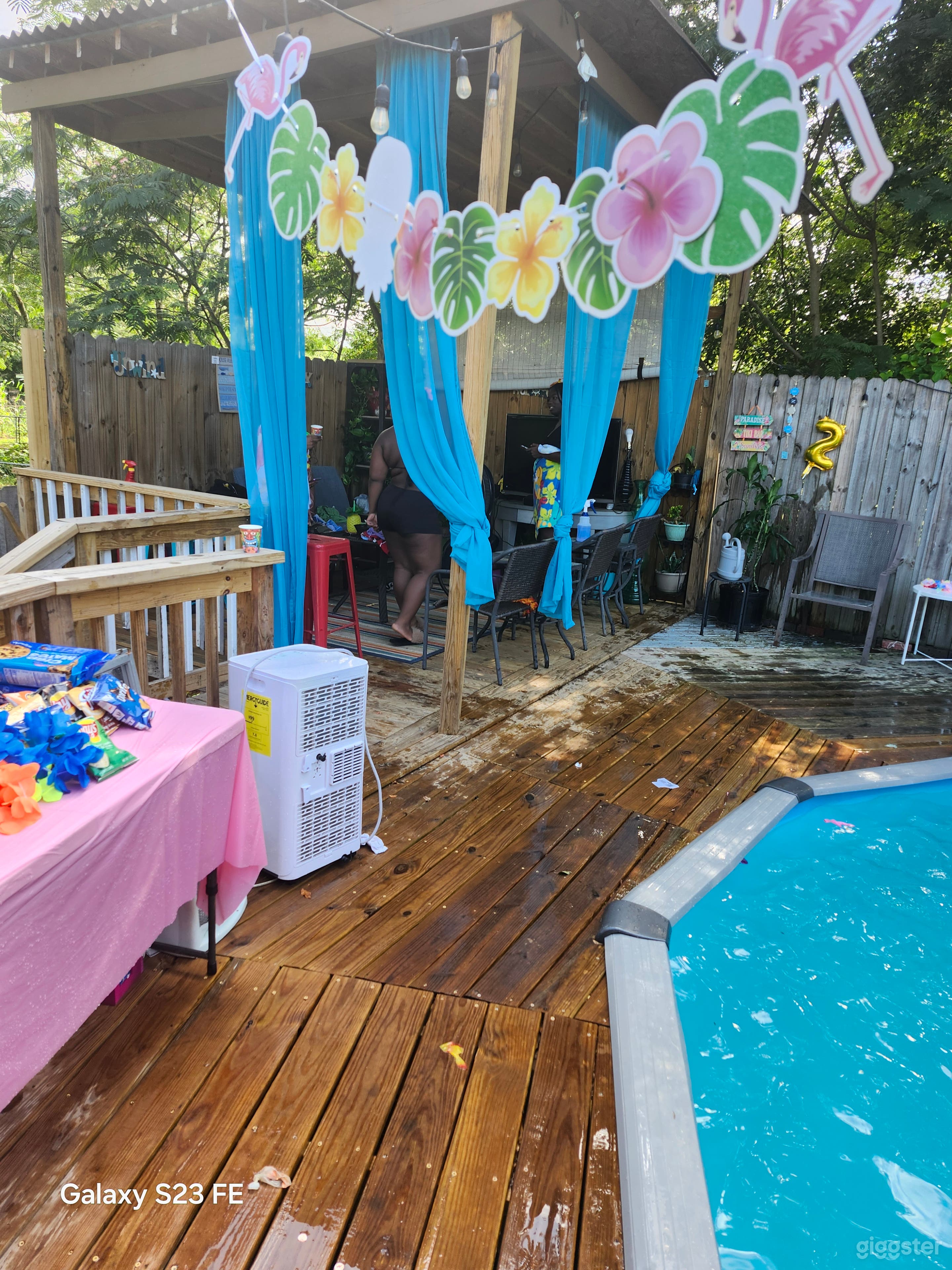 Little Yellow Oasis Pool Photo 2