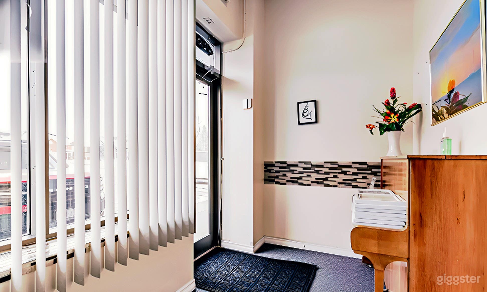 Pop Up Office Photography Storage Tutoring space Photo 2