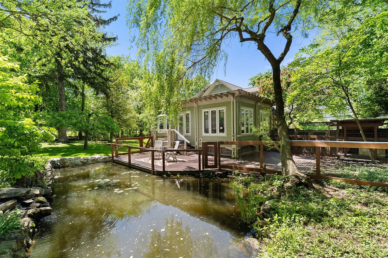 Beautiful 1940’s Cape Cod & Zen Japanese Tranquil Style. Photo 1