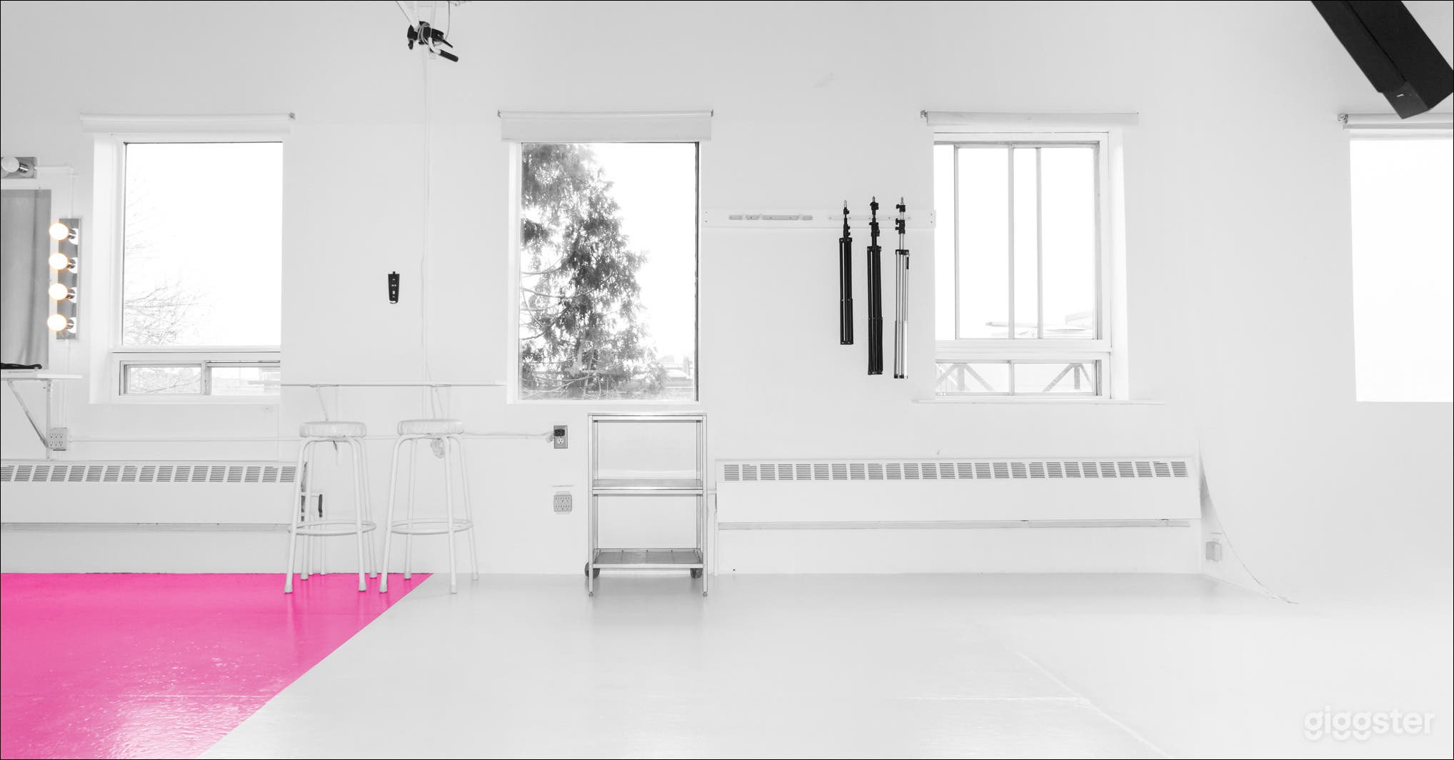 Bright Boutique Photo/Video Studio Photo 3