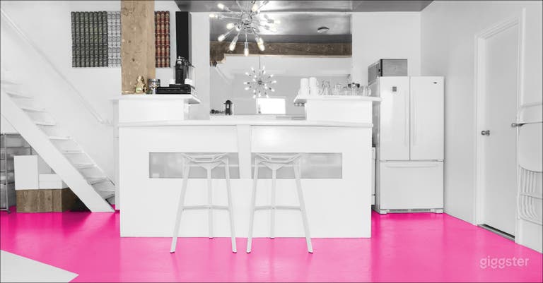  Bright Boutique Photo/Video Studio 