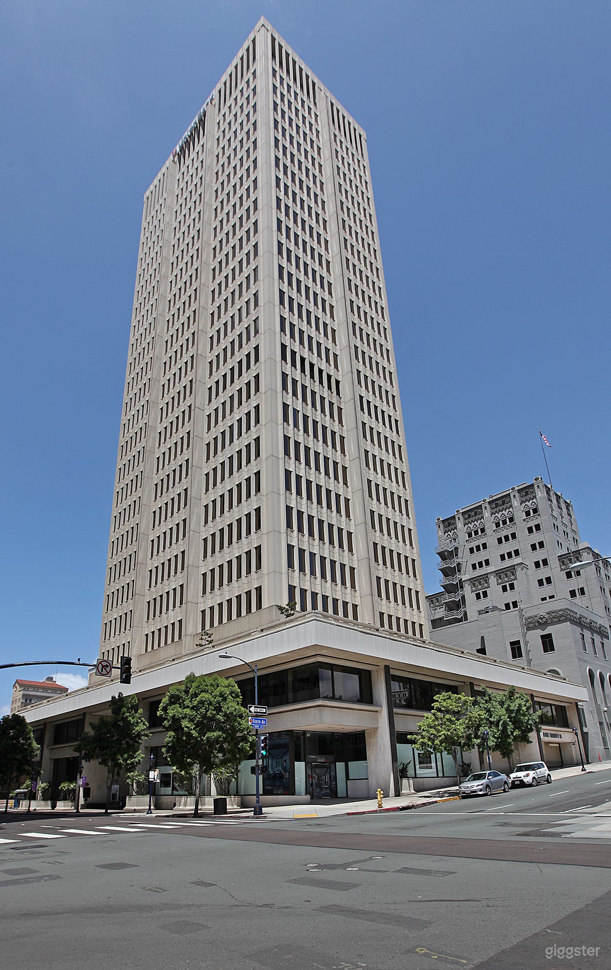 Five Thirty B Courtyard Photo 1