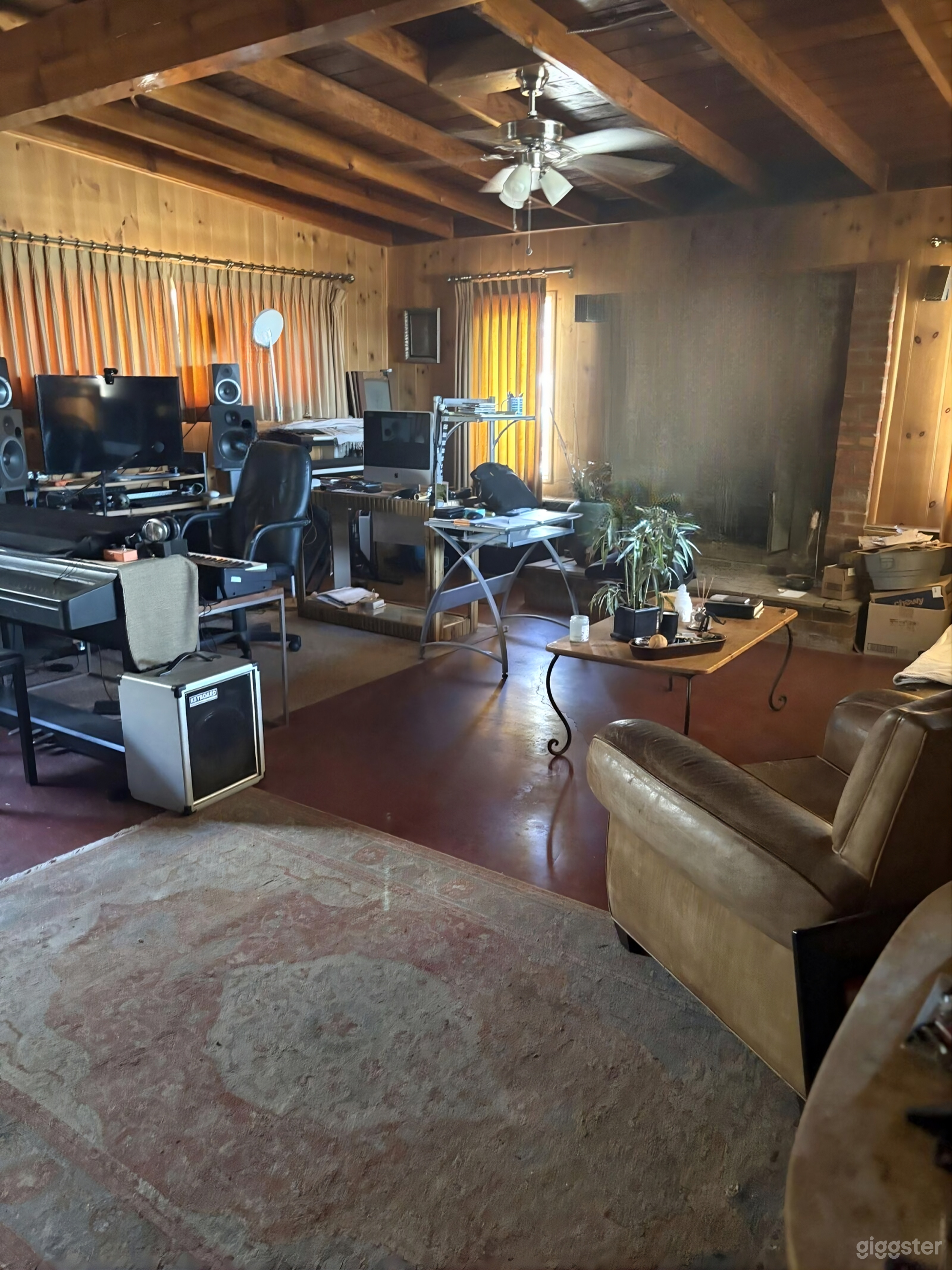 Desert house on 5 acres with country kitchen, studio Photo 1