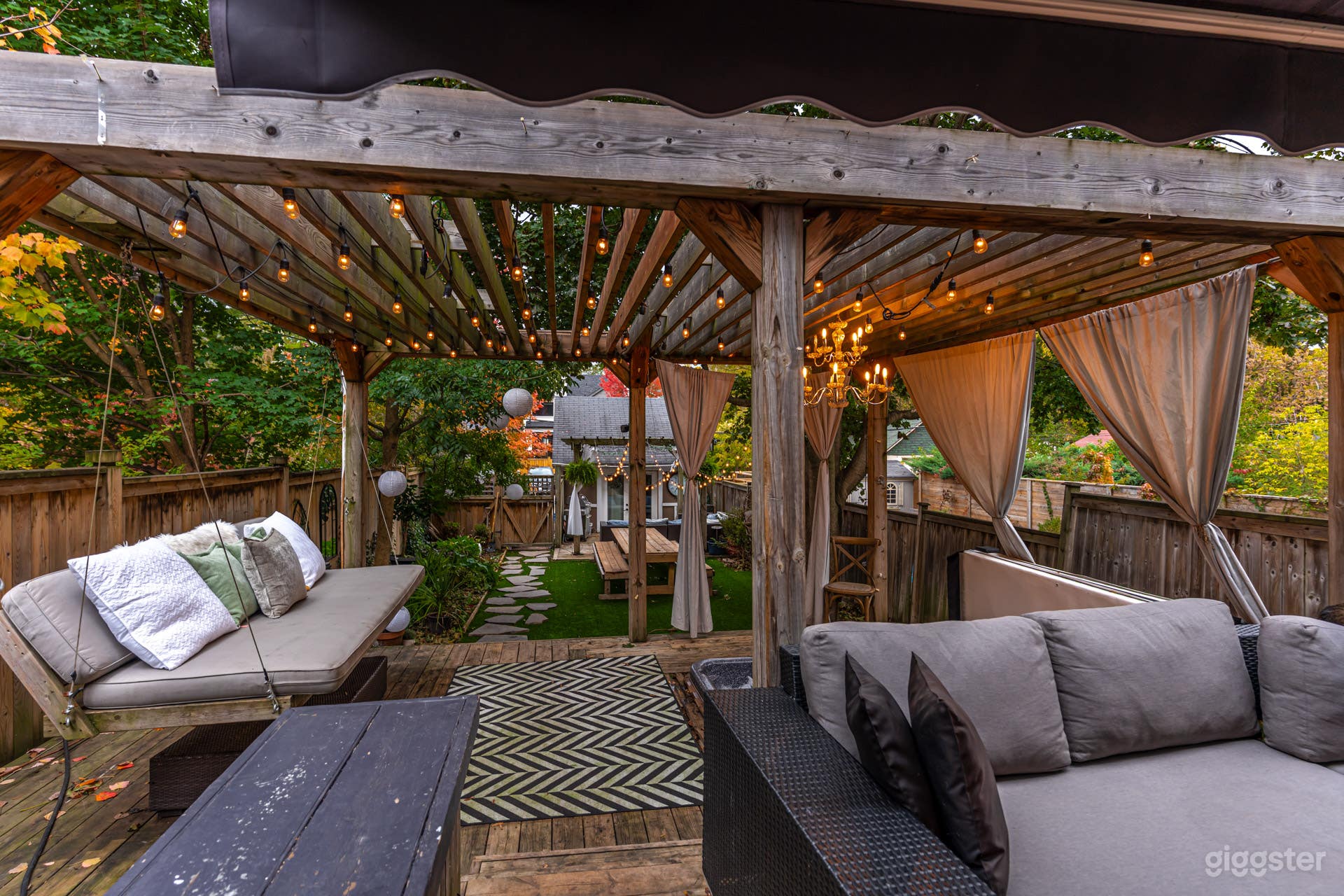 Upper Beach Beauty with huge backyard and Hot Tub Photo 2