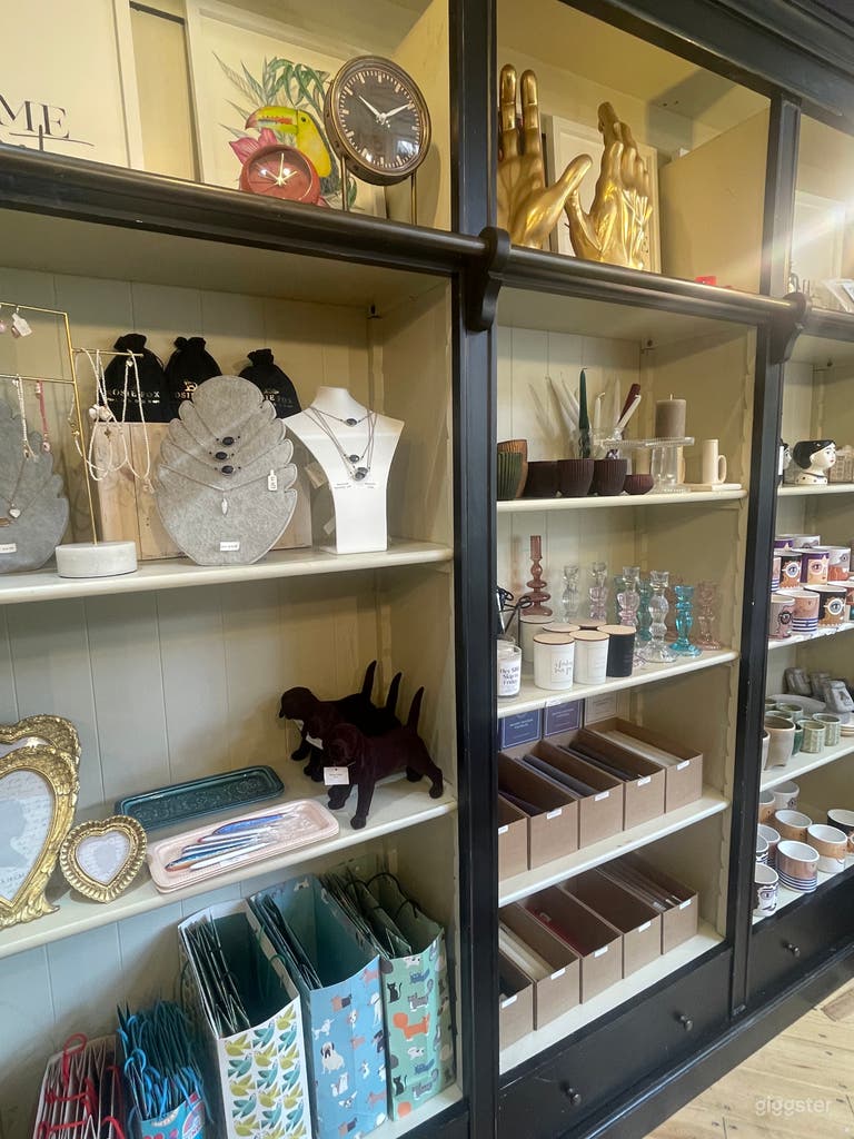  Gift Shop in Stunning 18th Century Building 