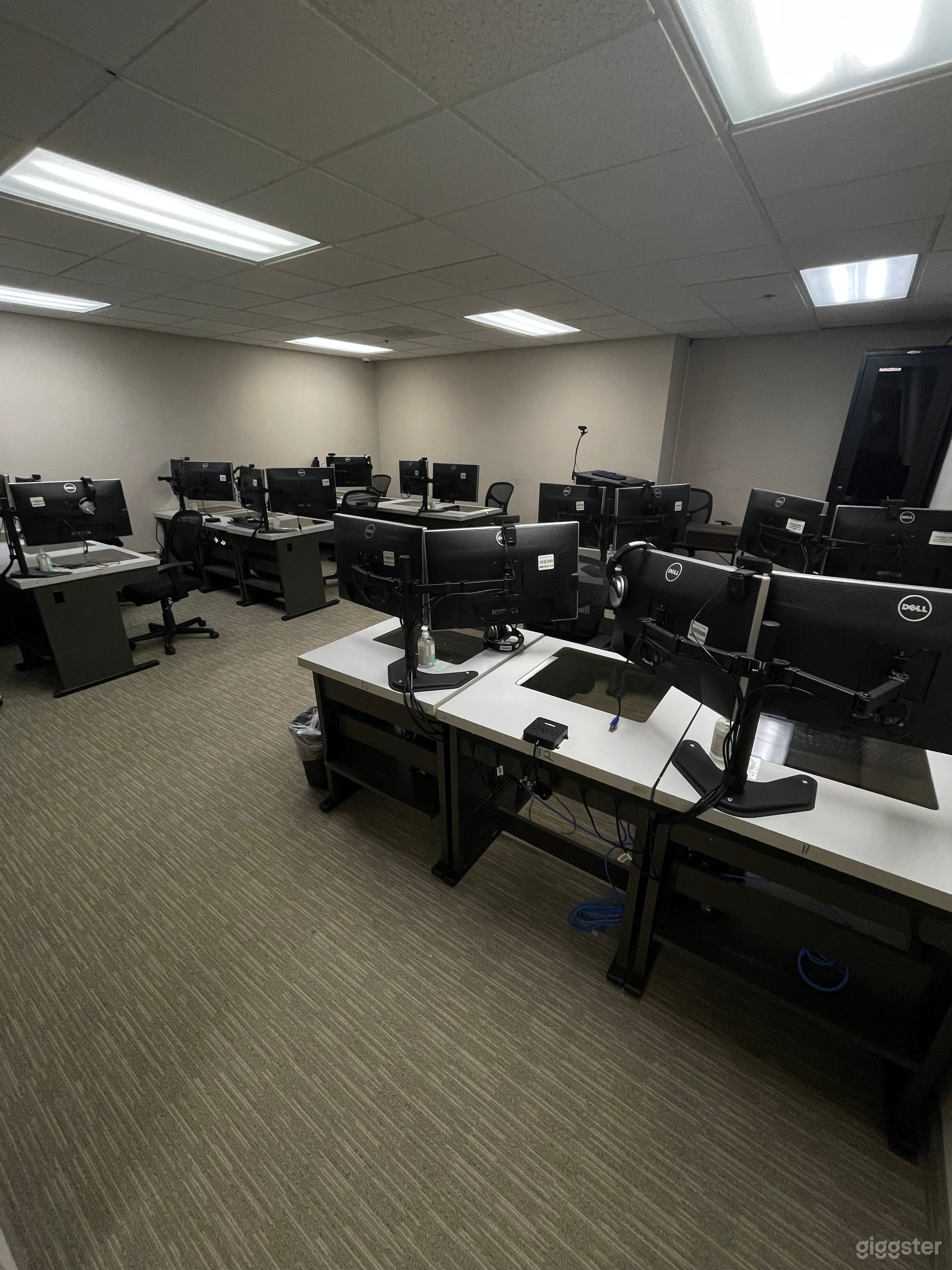 Training Room/Meeting Room Photo 1