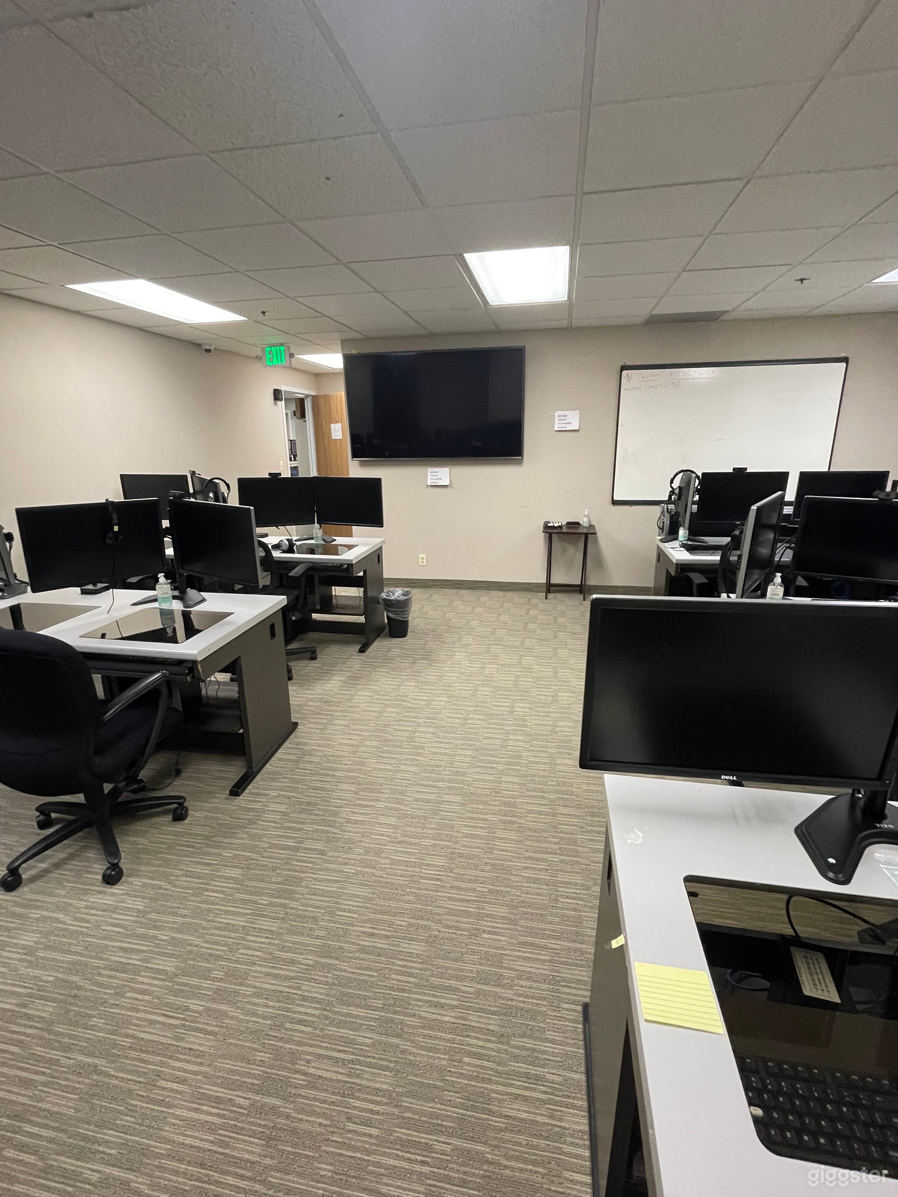 Training Room/Meeting Room Photo 2