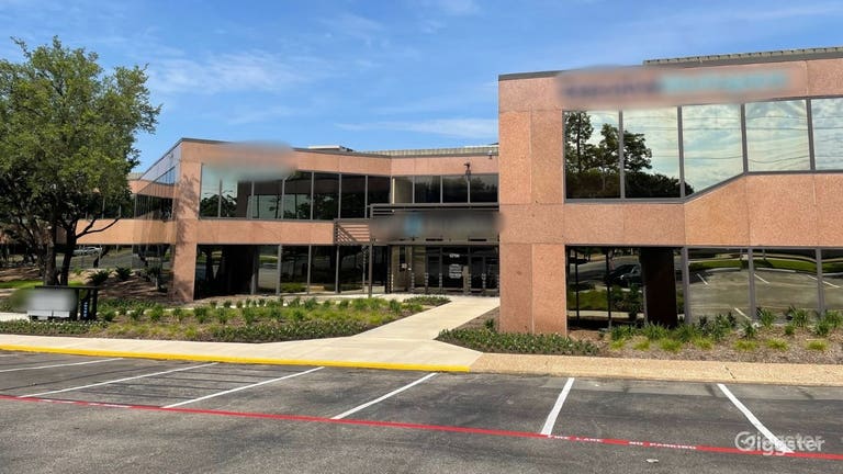  10-Person Executive Conference Room in Dallas 