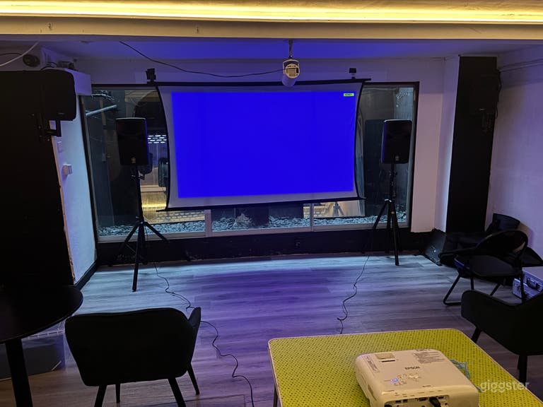  Modern and Cozy 2-Level Venue 