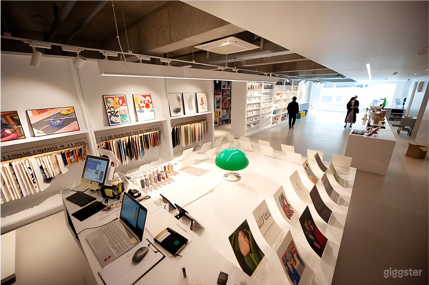 부산 영도 바닷가의 복합문화예술공간 Photo 1