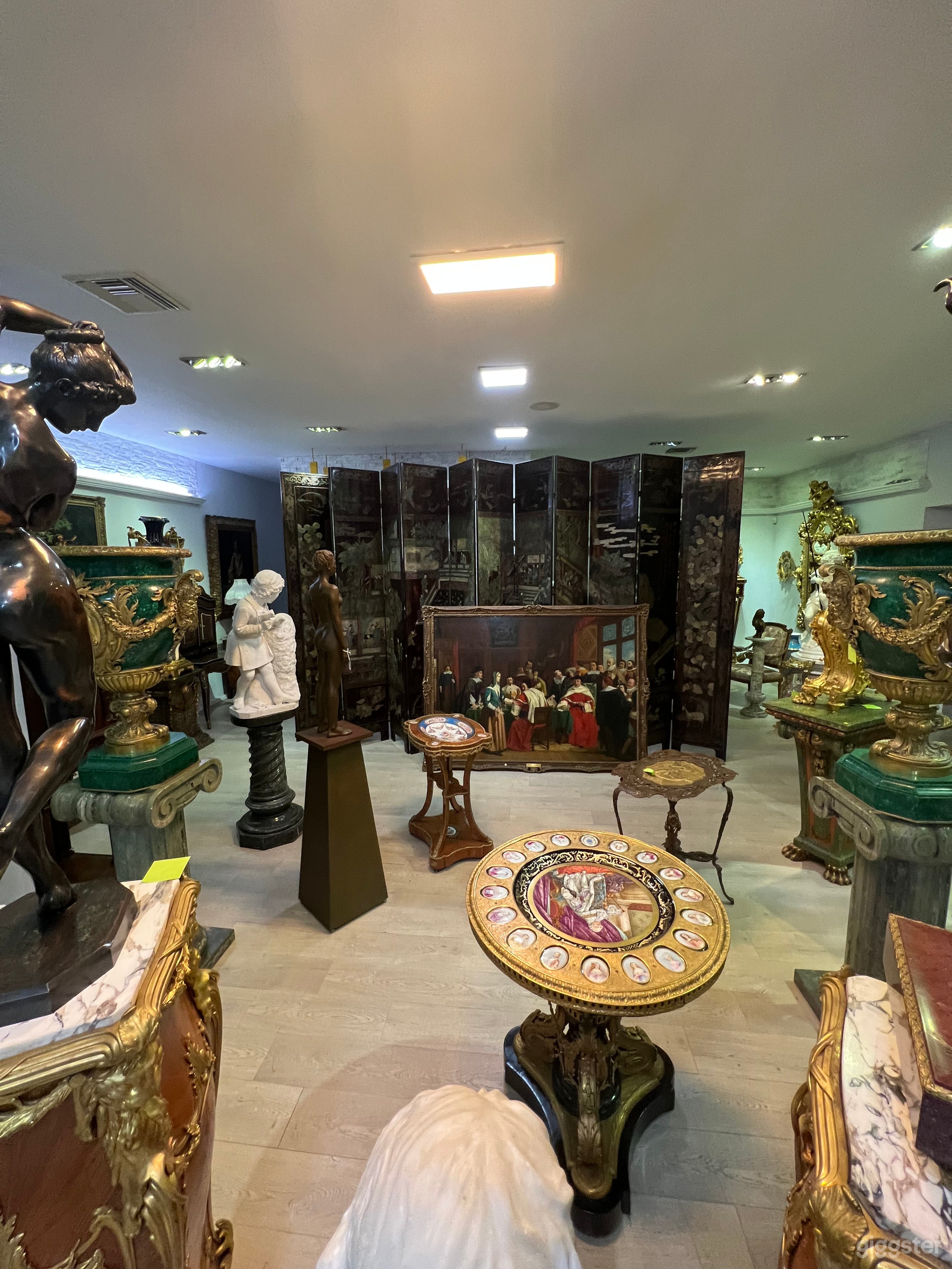 Antique &amp; Art Gallery Los Angeles, Ca Photo 3