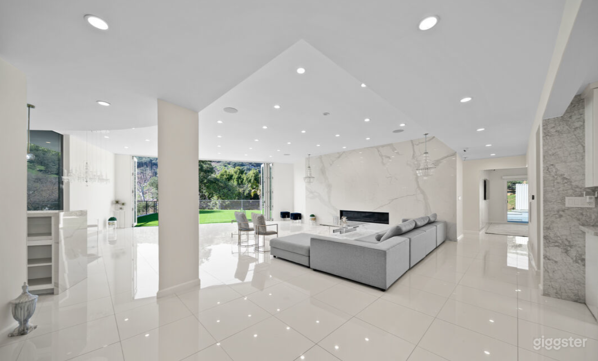 New Modern Bel-Air Home Photo 1