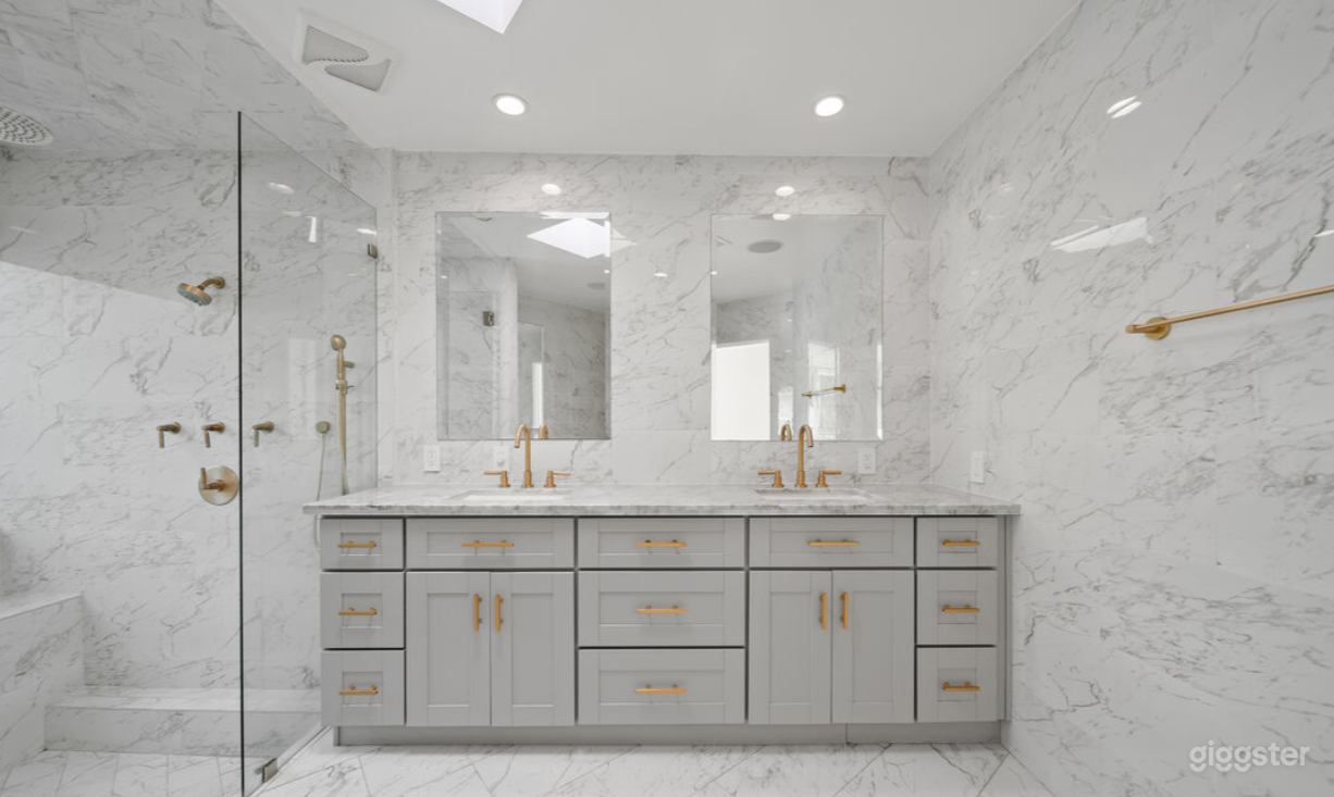 New Modern Bel-Air Home Photo 4