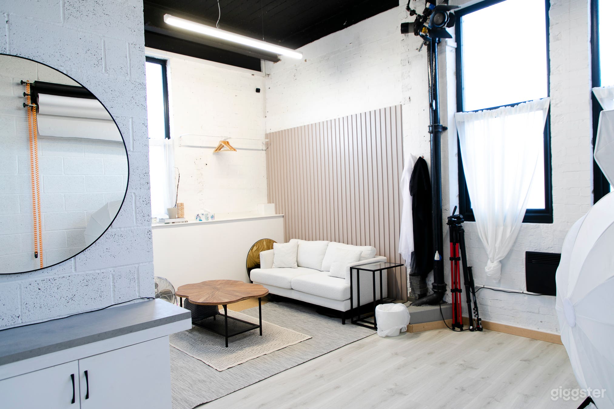 Natural light film/photo studio North West London Photo 3